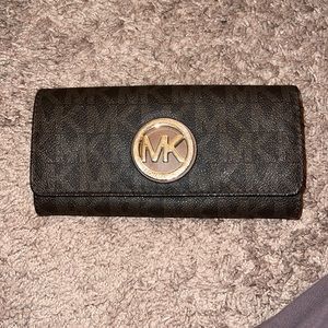 Brown leather logo michael kors wallet